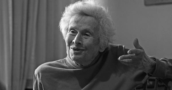 充满希望的奋斗诗人娜奥米·普兰兰斯基去世，享年104岁